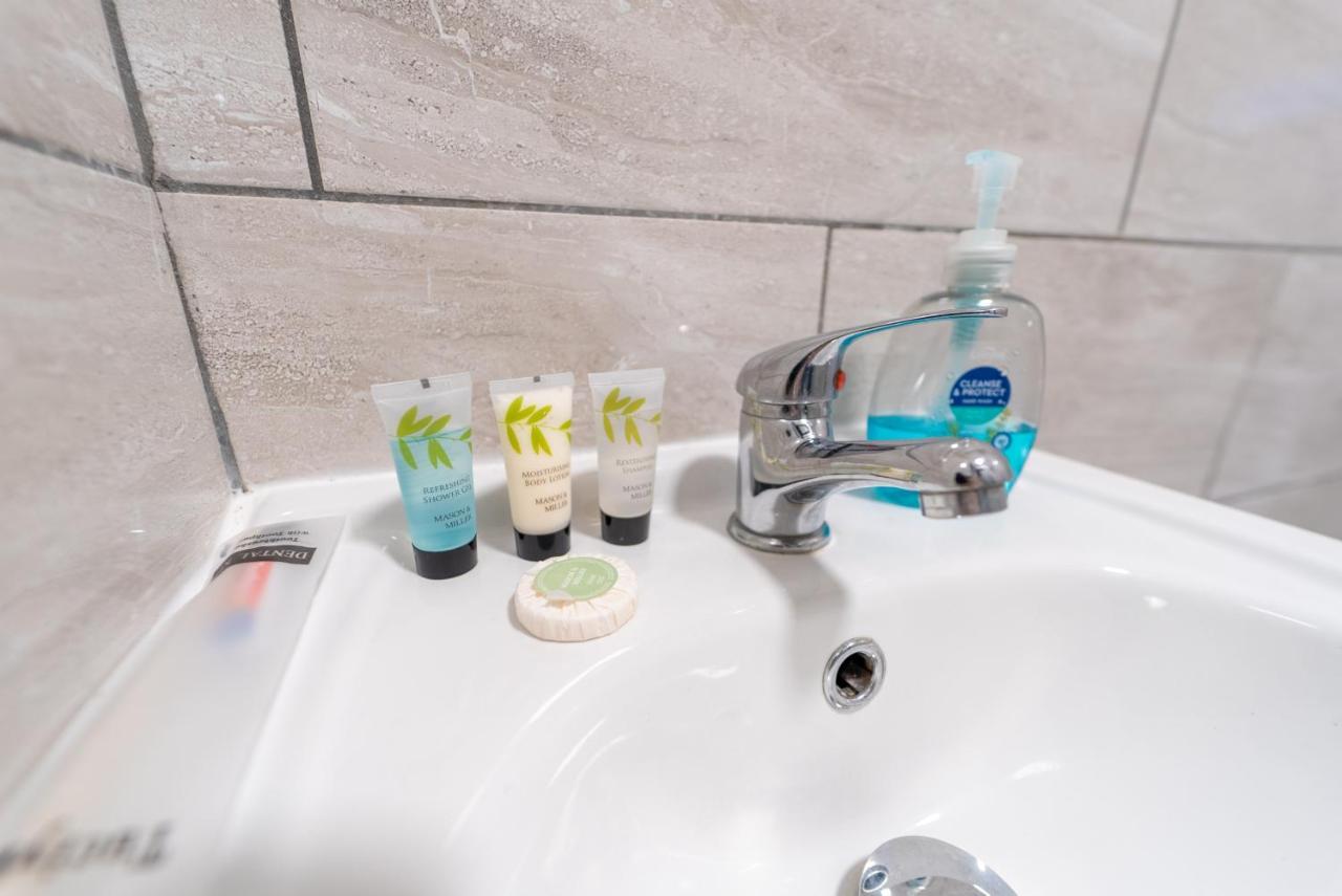 Staysa Equipped Studios Near Qe And Uob In Guesthouse Close To The City! Birmingham Camera foto
