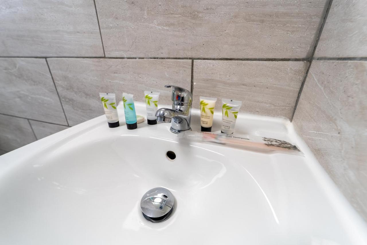 Staysa Equipped Studios Near Qe And Uob In Guesthouse Close To The City! Birmingham Camera foto