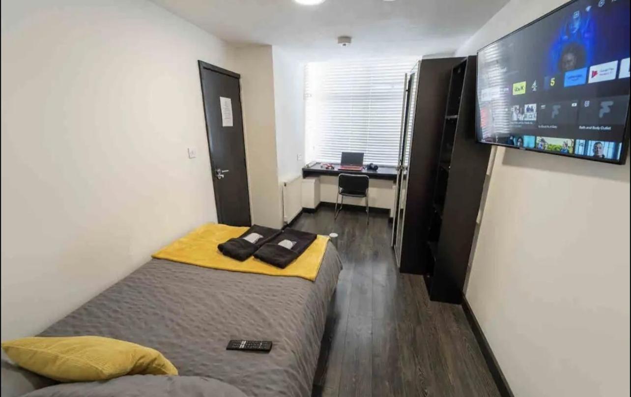 Staysa Equipped Studios Near Qe And Uob In Guesthouse Close To The City! Birmingham Esterno foto